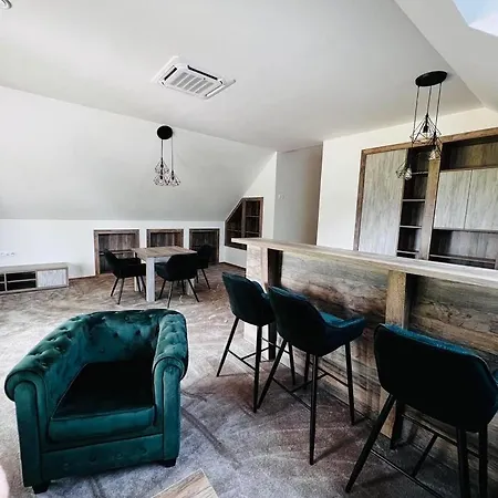 Kastiel Boncz בית הארחה Dvory nad Zitavou